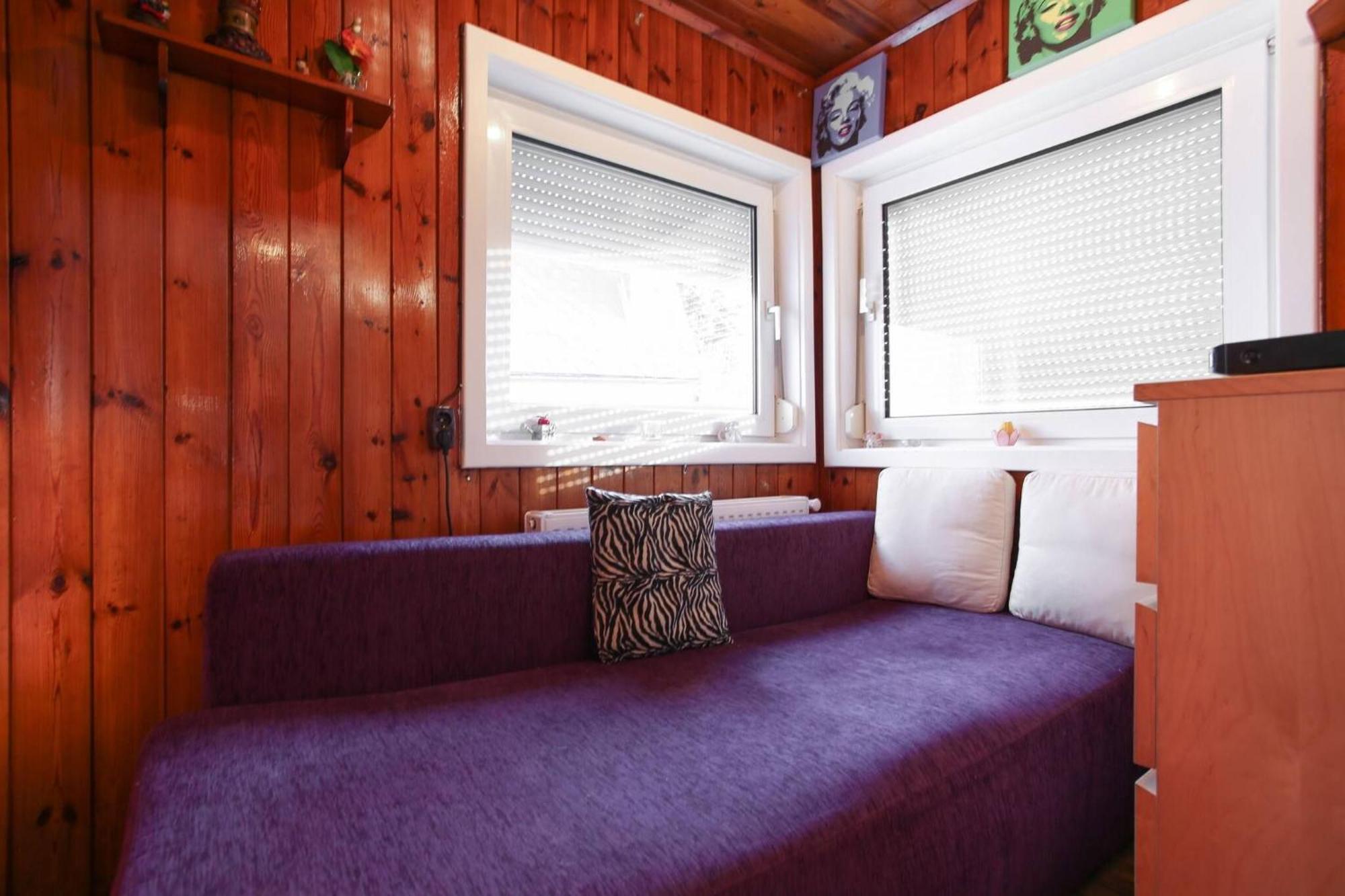 Gasthof In House - Charming Retreat With Garden Metro Access *